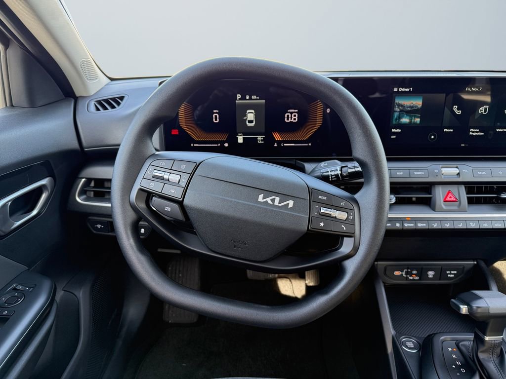 New 2025 Kia K4 LXS image 12