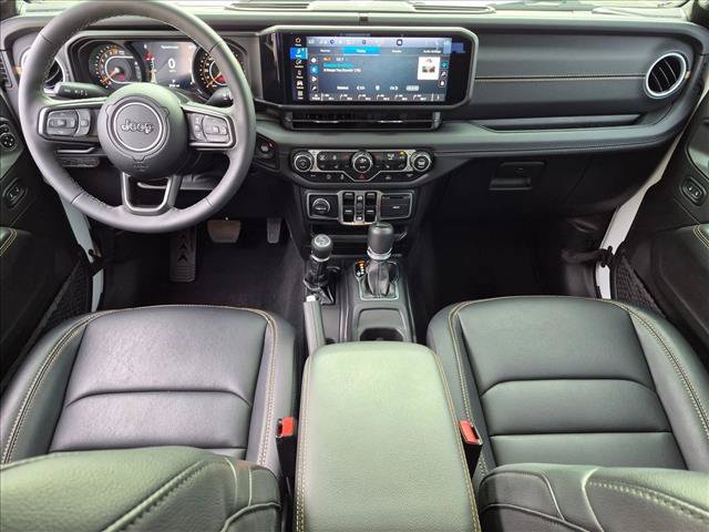Used 2025 Jeep Gladiator Sport AWD/4WD image 16