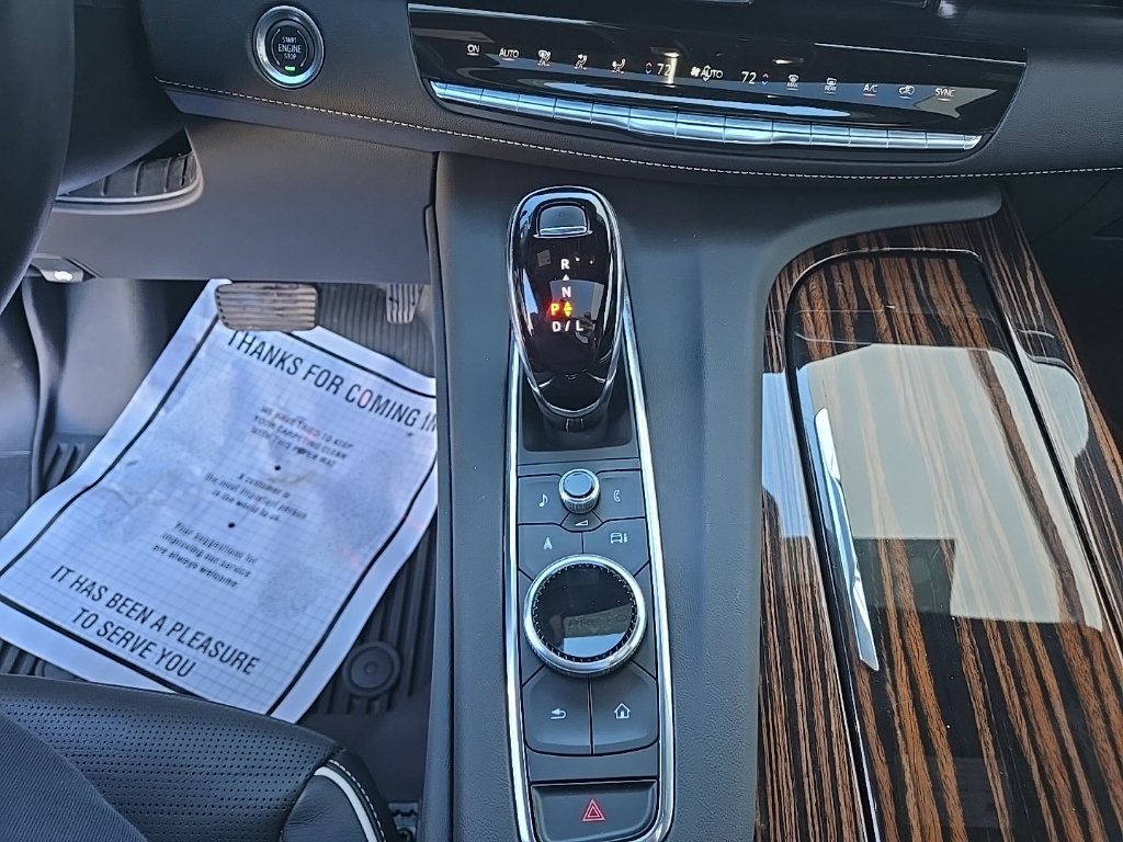 Certified 2024 Cadillac Escalade Premium Luxury AWD/4WD image 31