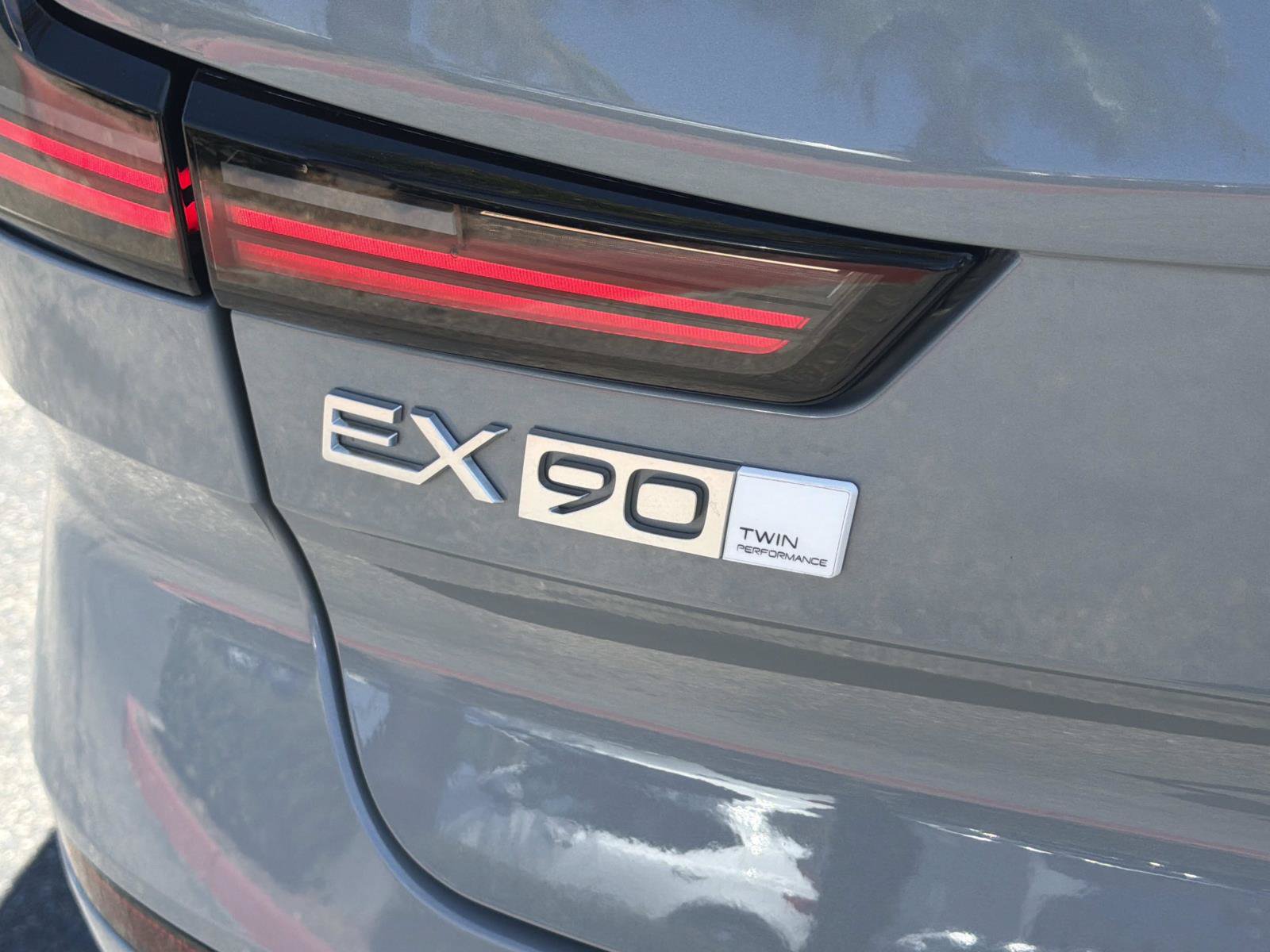 Certified 2025 Volvo EX90 Ultra AWD/4WD image 35