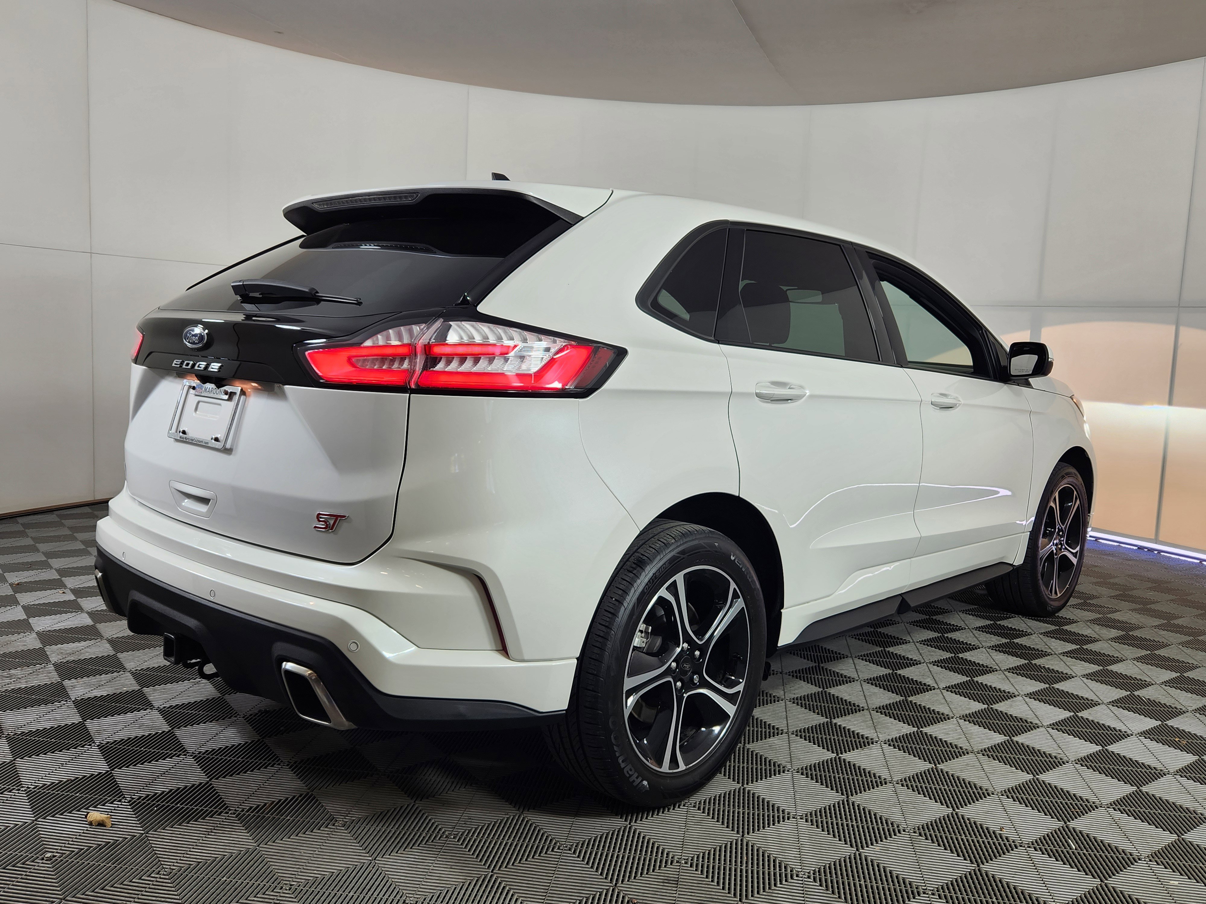 Used 2023 Ford Edge ST image 6