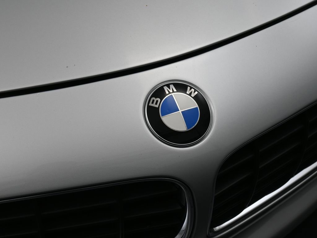 Used 2001 BMW Z8 RWD image 13