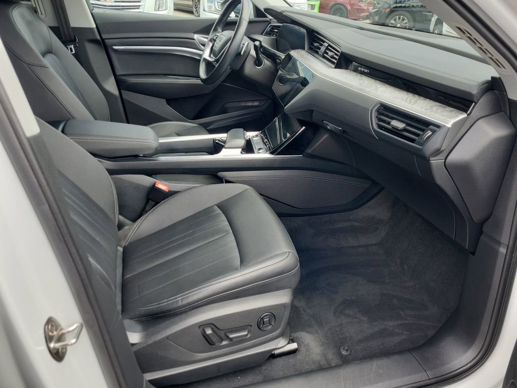 Used 2021 Audi e-tron Premium Plus w/ Premium Plus Package AWD/4WD image 15