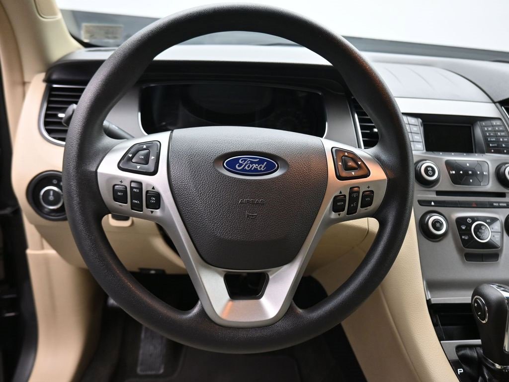 Used 2018 Ford Taurus SE image 14