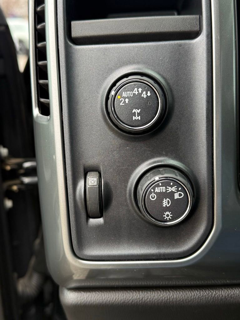 Used 2018 Chevrolet Silverado 1500 LT w/ All Star Edition image 19