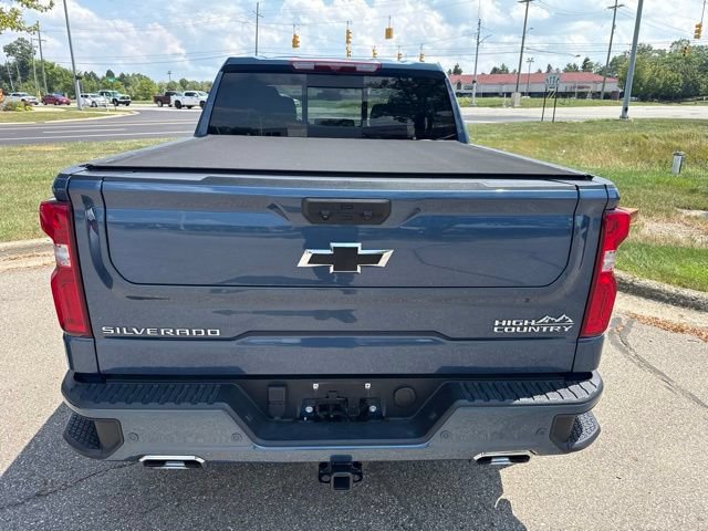 Used 2024 Chevrolet Silverado 1500 High Country w/ Z71 Off-Road Package AWD/4WD image 6