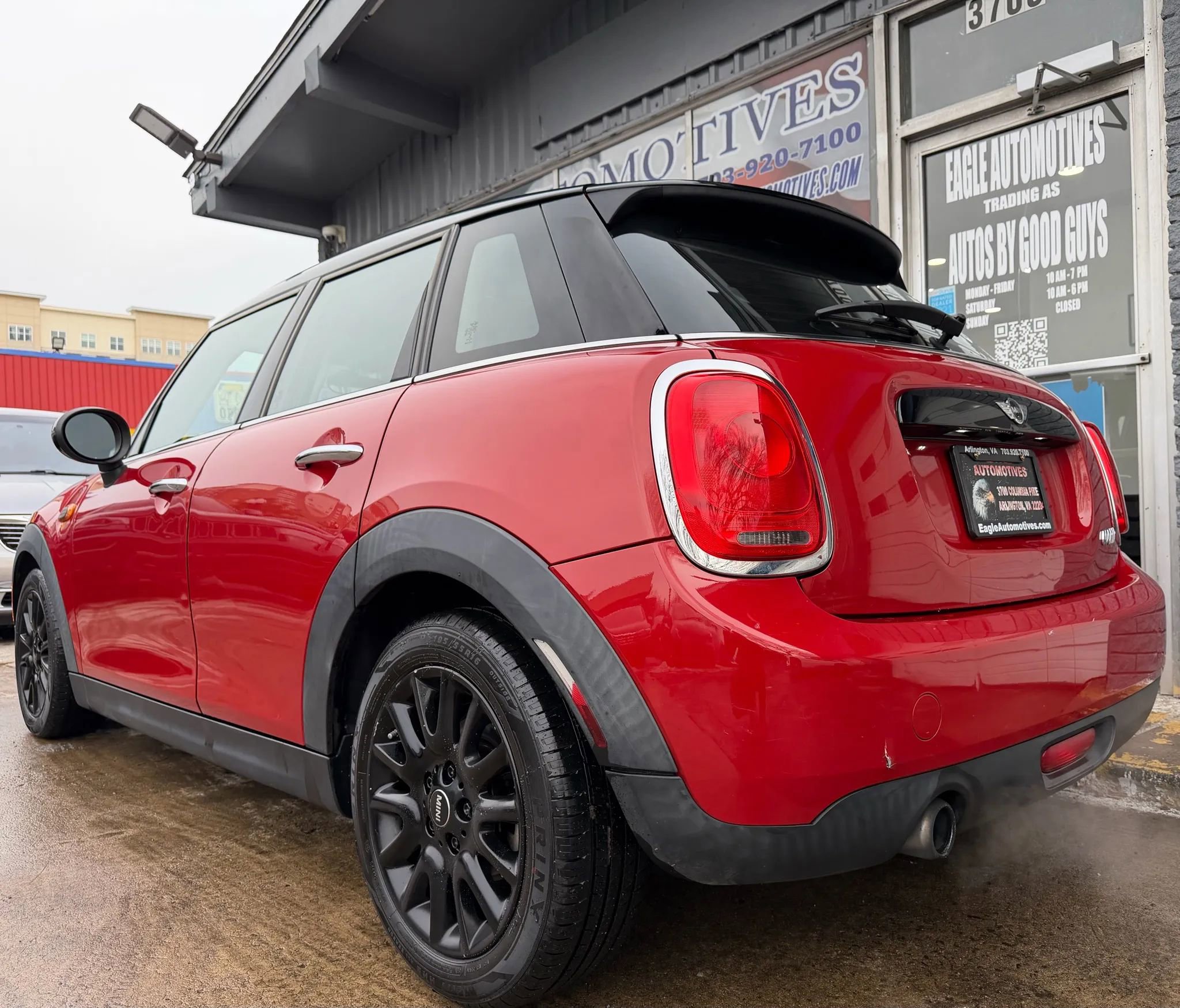 Used 2017 MINI Cooper 4-Door Hardtop FWD image 5