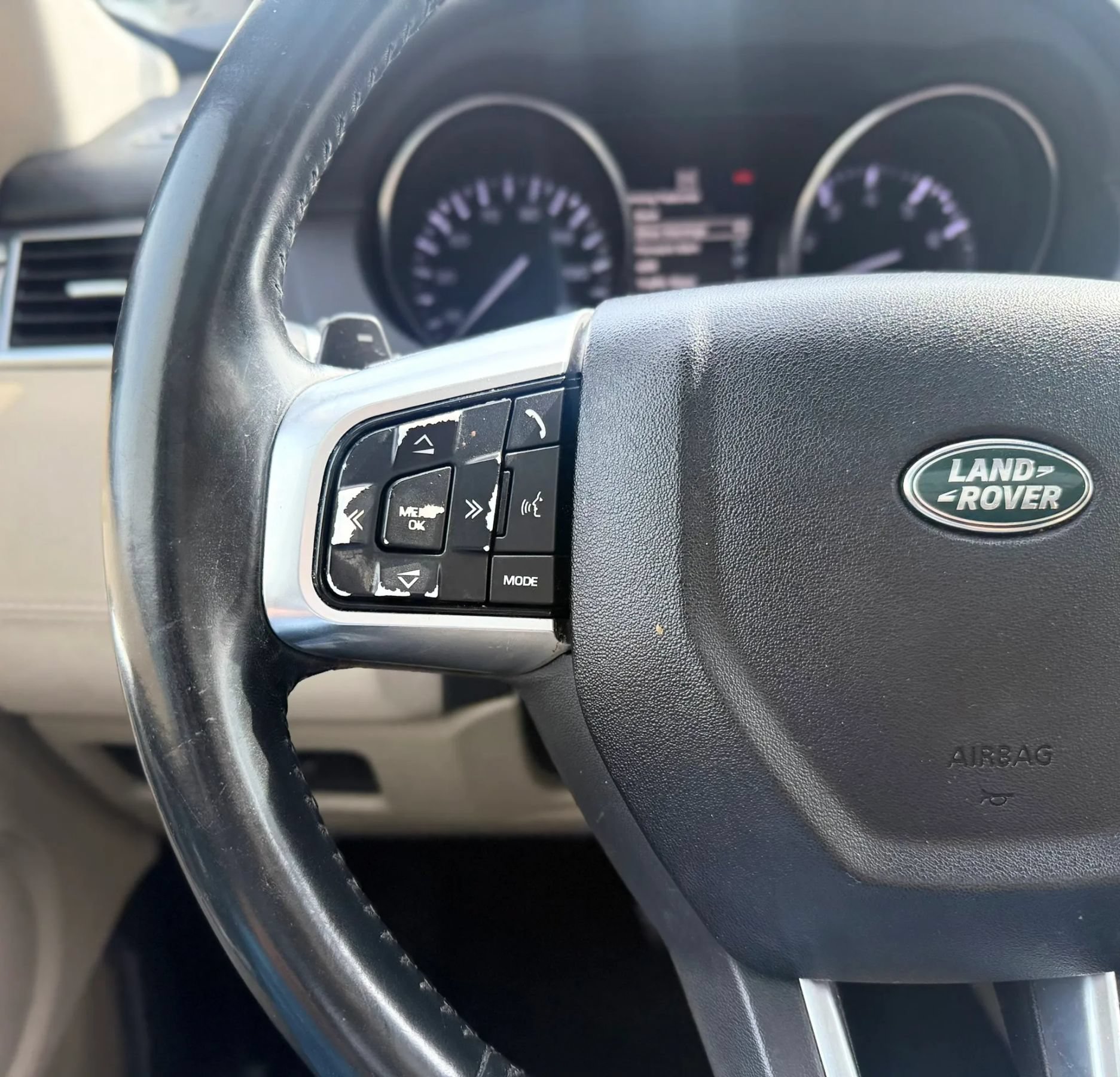 Used 2016 Land Rover Discovery Sport HSE AWD/4WD image 14
