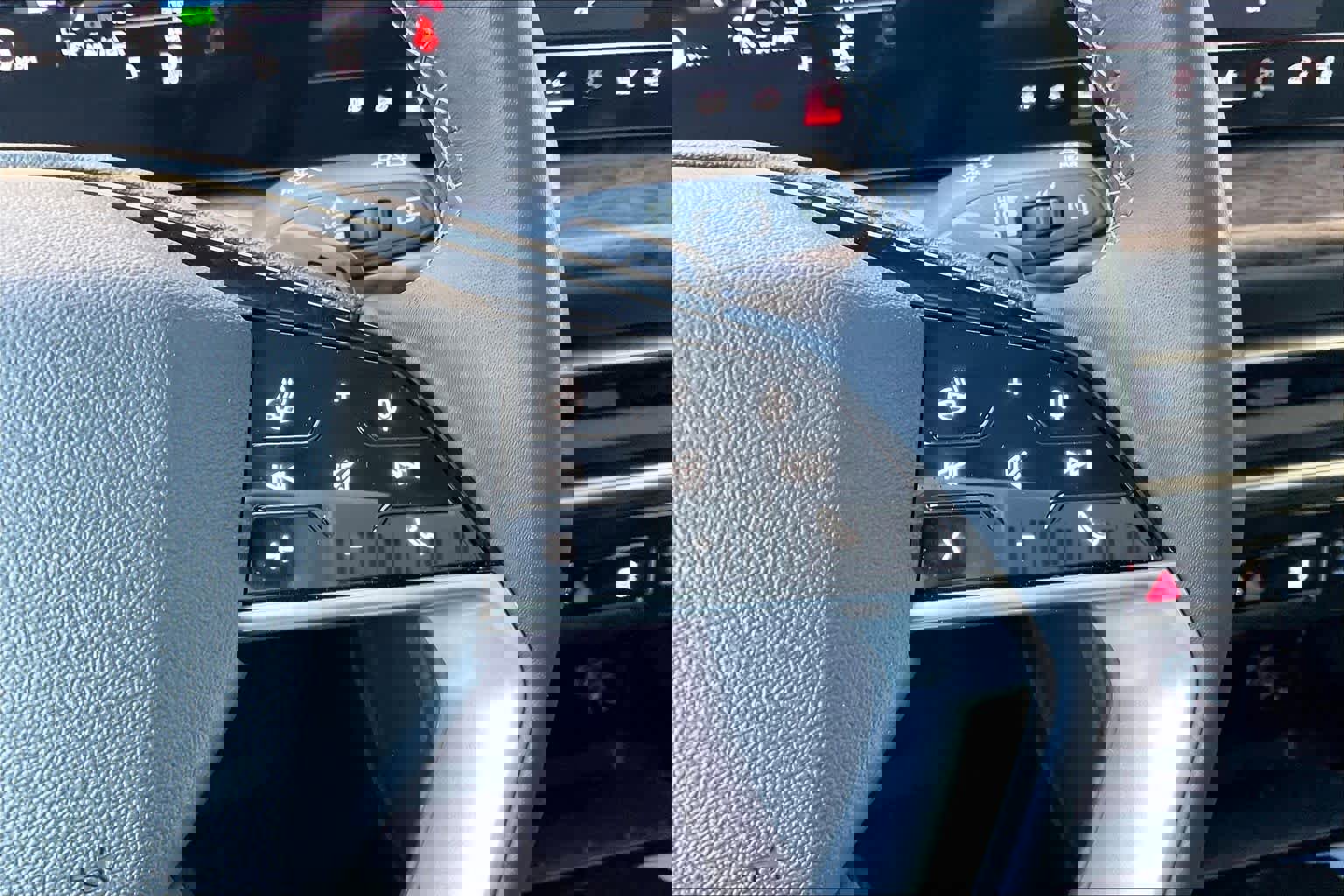 Used 2025 Audi Q5 Premium w/ Convenience Package image 24