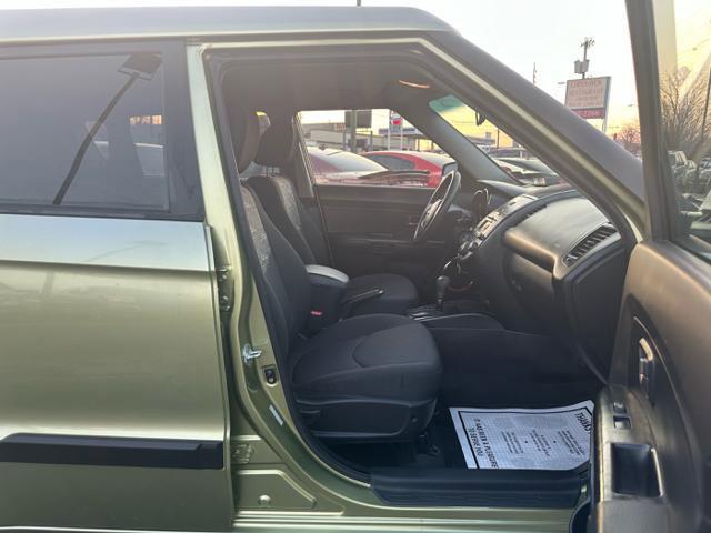 Used 2010 Kia Soul + w/ Audio Pkg FWD image 18