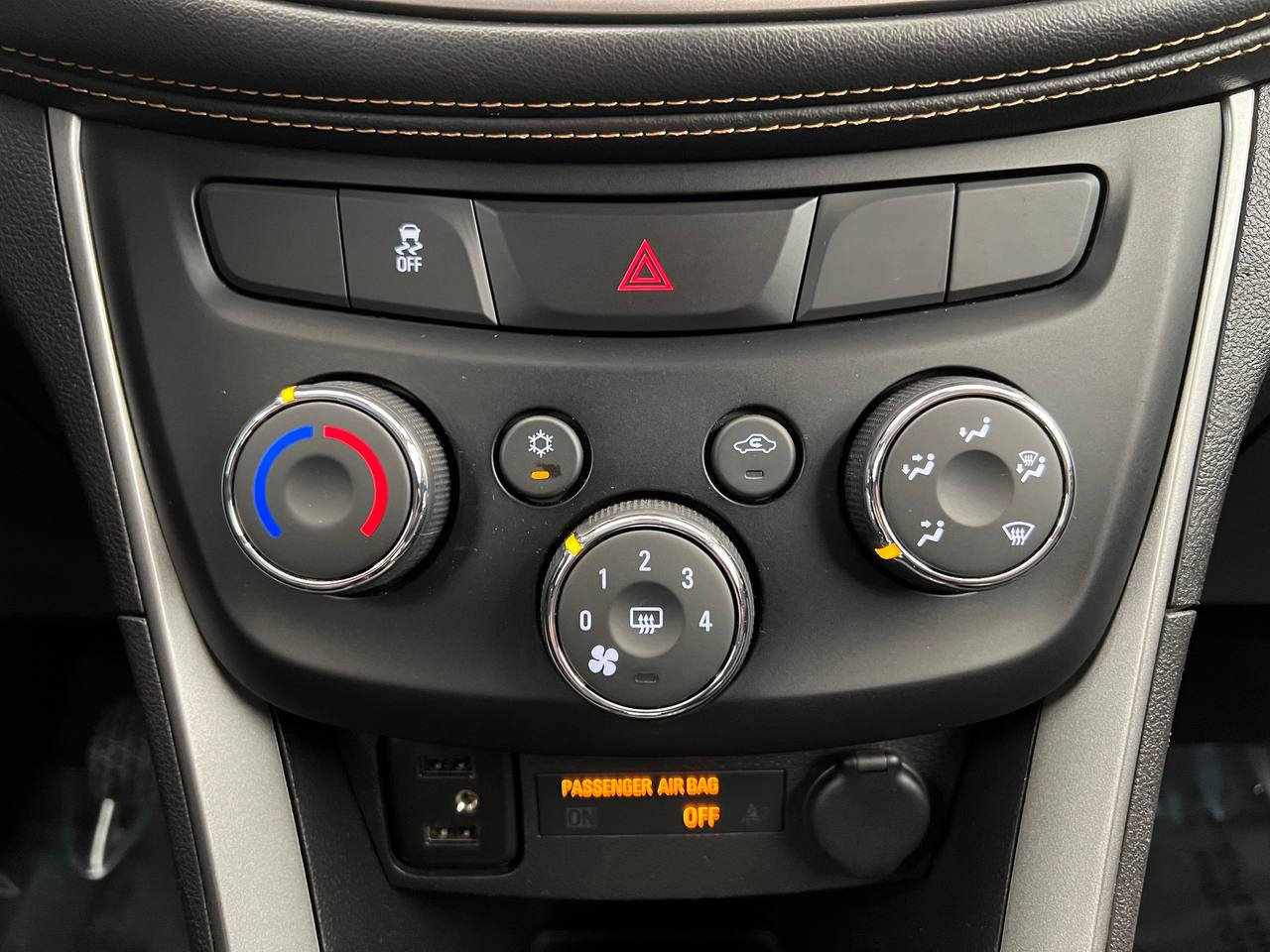 Used 2019 Chevrolet Trax LT w/ LT Convenience Package image 20