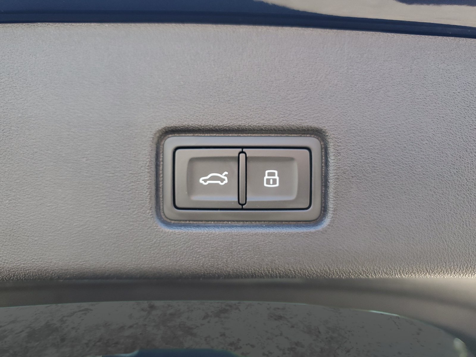Used 2023 Audi Q4 e-tron Premium Plus w/ Premium Plus RWD image 9