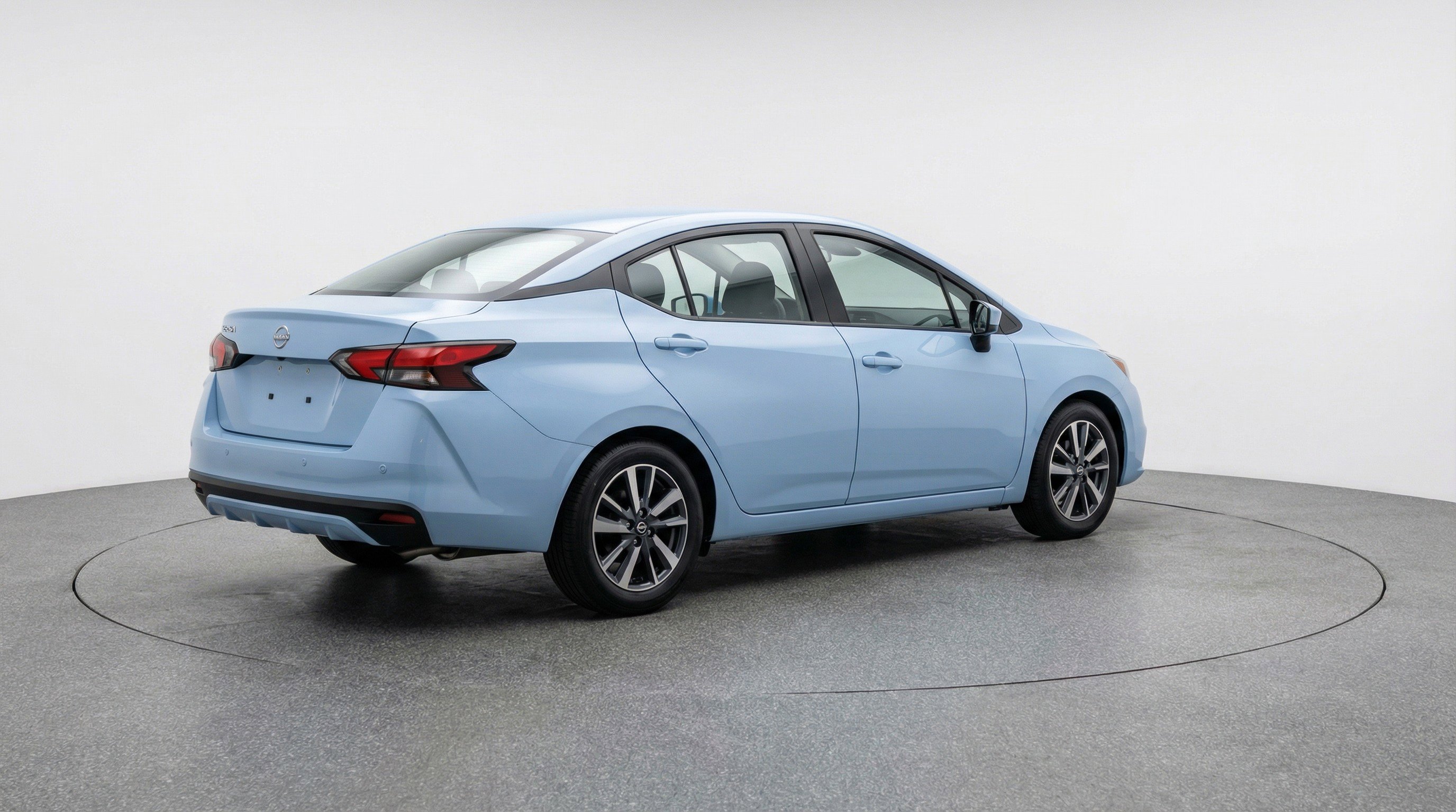 Used 2025 Nissan Versa SV image 9