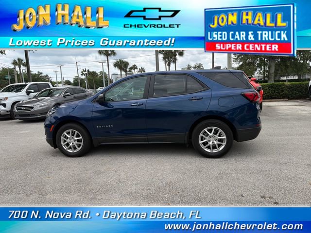 Used 2022 Chevrolet Equinox LS w/ LS Convenience Package FWD image 4