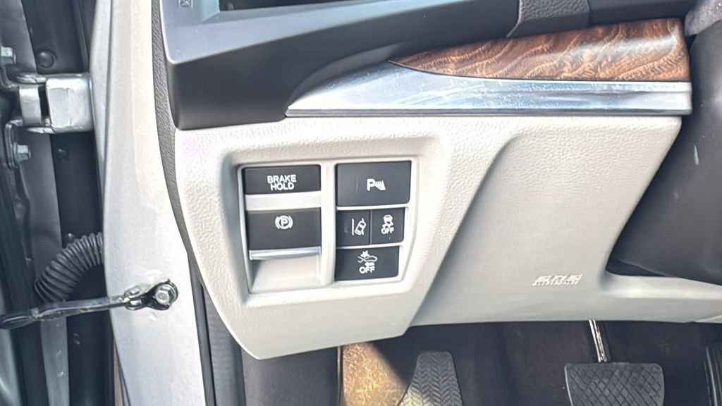 Used 2019 Acura MDX w/ Technology Package AWD/4WD image 16