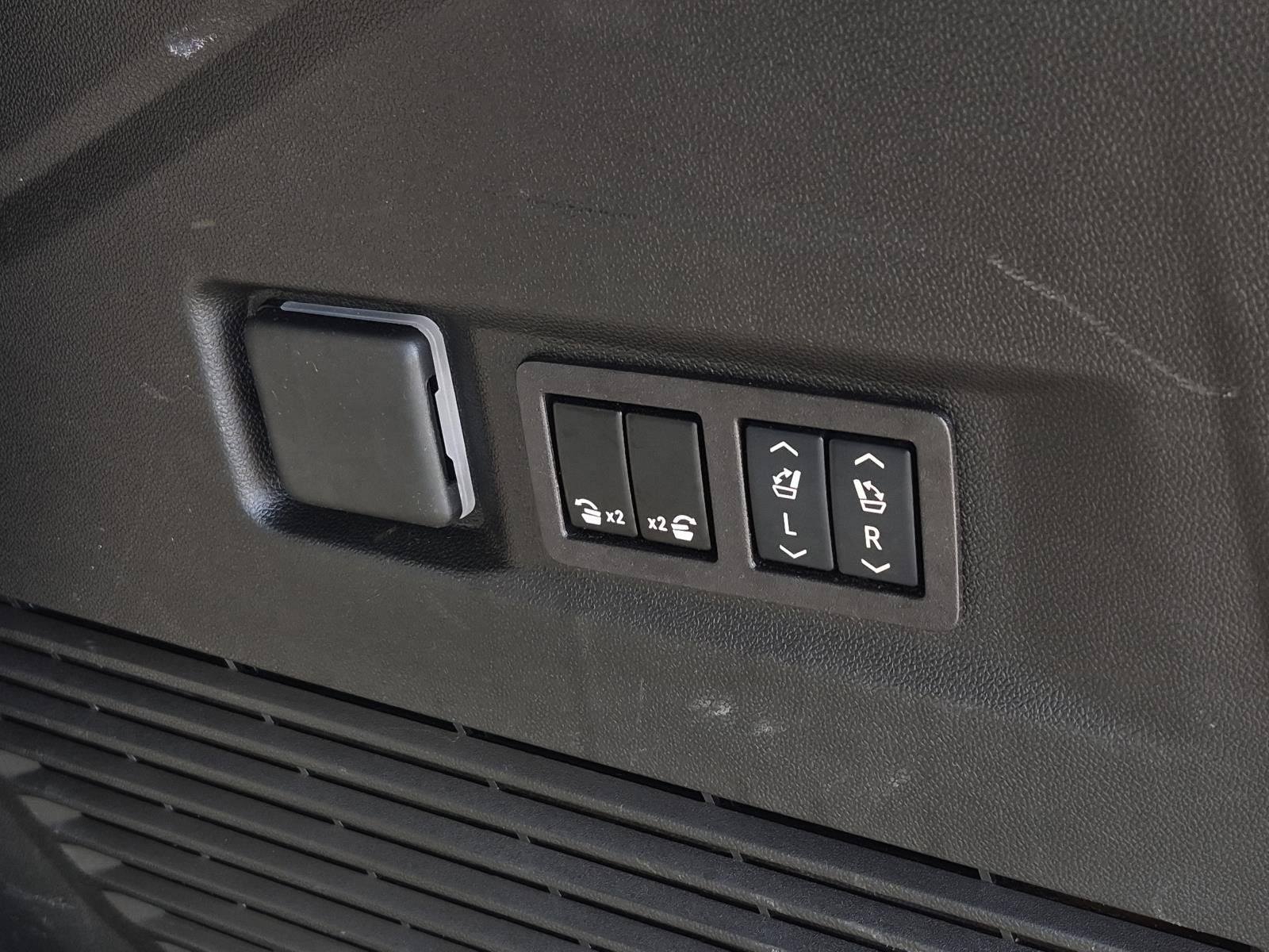 Certified 2024 GMC Yukon Denali w/ Denali Reserve Package image 10