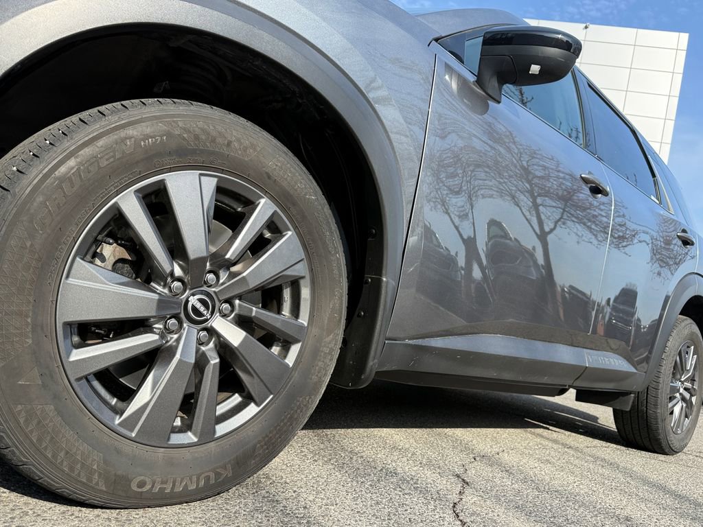 Used 2023 Nissan Pathfinder S image 10