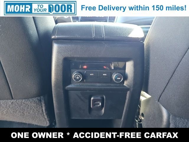 Used 2023 Chevrolet Traverse LT image 40