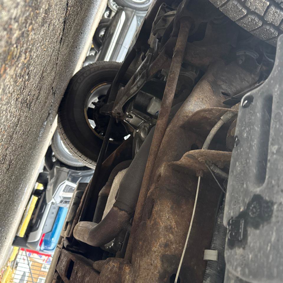 Used 2005 GMC Yukon SLT w/ SLT Preferred Equipment Group AWD/4WD image 24