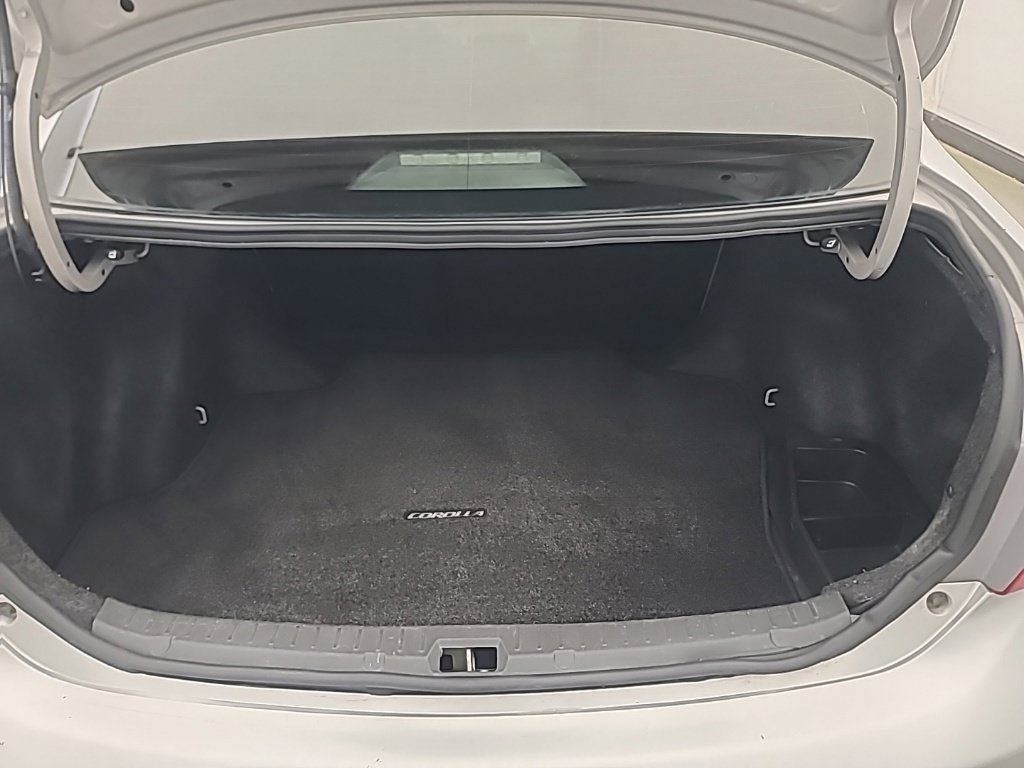 Used 2010 Toyota Corolla LE FWD image 16