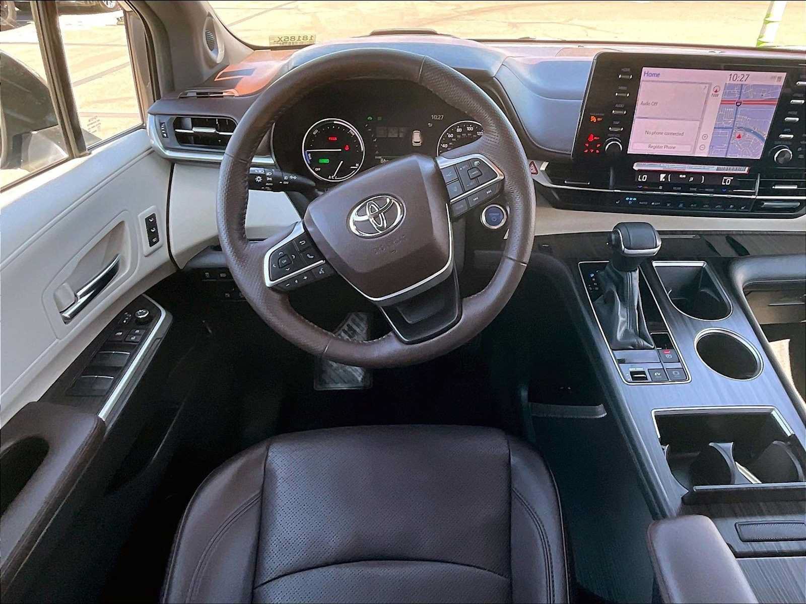 Used 2024 Toyota Sienna Platinum FWD image 8