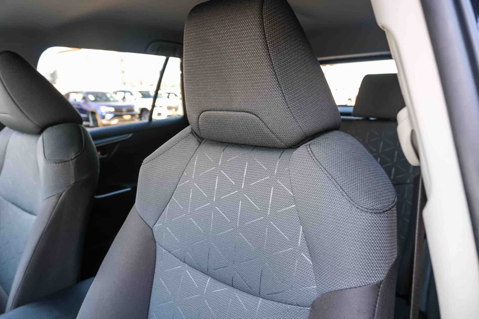 Certified 2025 Toyota RAV4 XLE FWD image 22