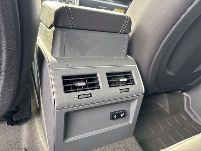 Used 2025 INEOS Grenadier Fieldmaster Edition AWD/4WD image 27