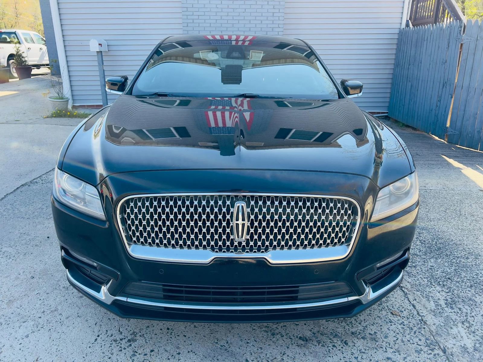 Used 2019 Lincoln Continental AWD w/ Equipment Group 500A image 2