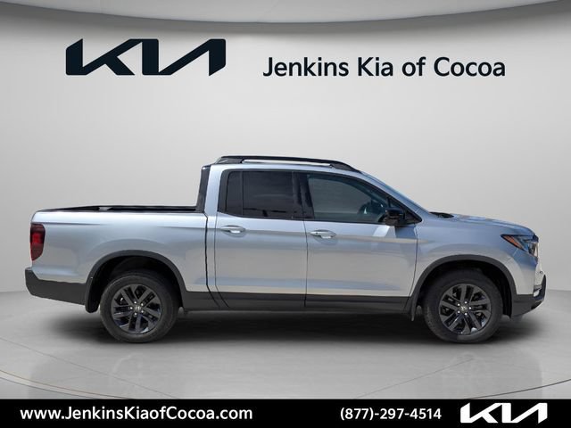 Used 2023 Honda Ridgeline Sport image 2