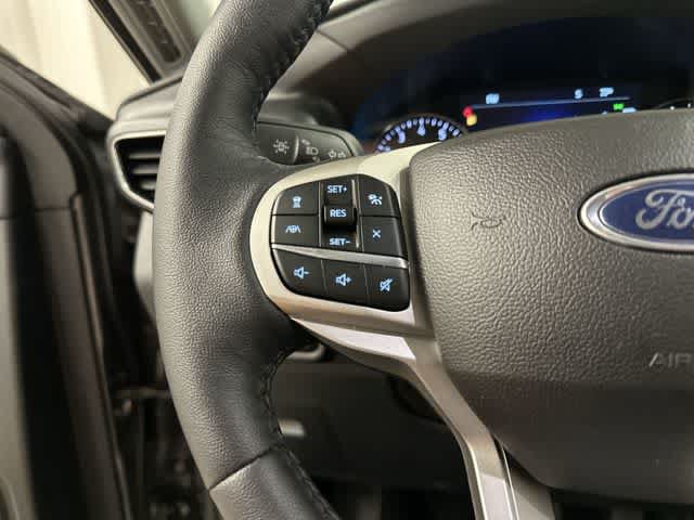 Used 2024 Ford Explorer XLT w/ Equipment Group 202A AWD/4WD image 8