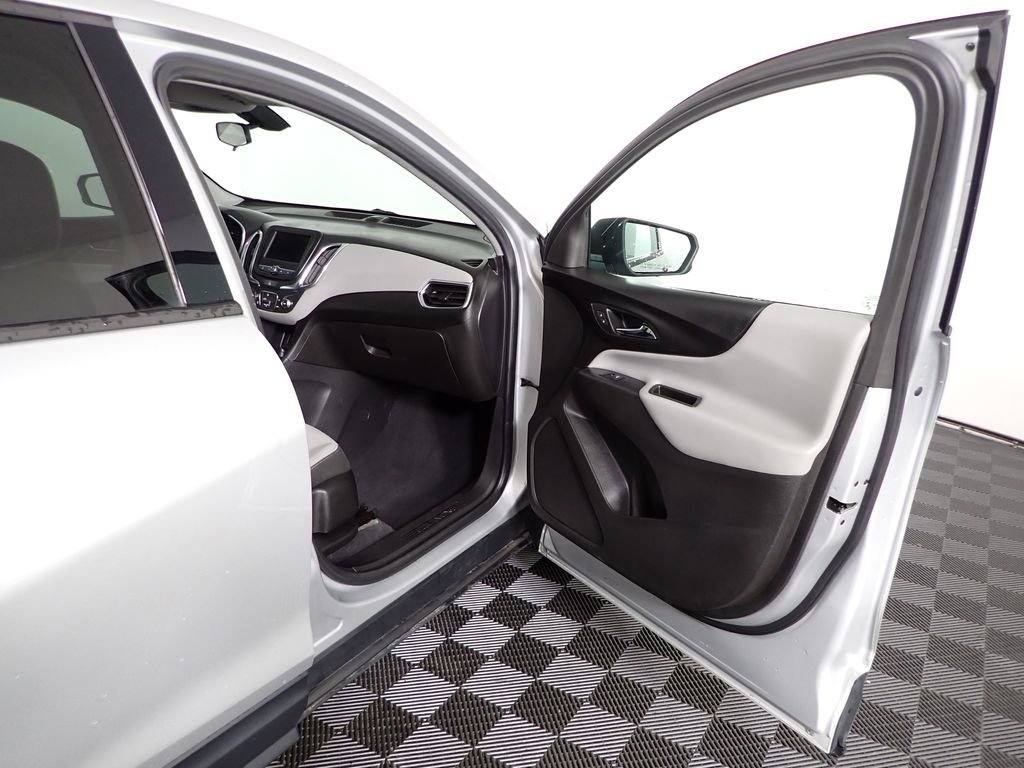 Used 2019 Chevrolet Equinox LS w/ LS Convenience Package image 30