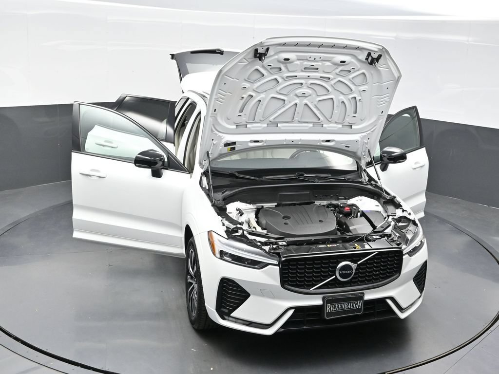 Used 2024 Volvo XC60 B5 Core w/ Protection Package Premier AWD/4WD image 36