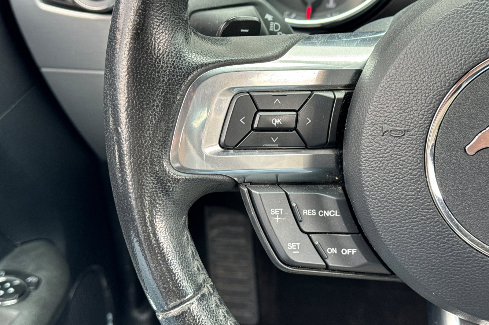 Used 2015 Ford Mustang Premium RWD image 35