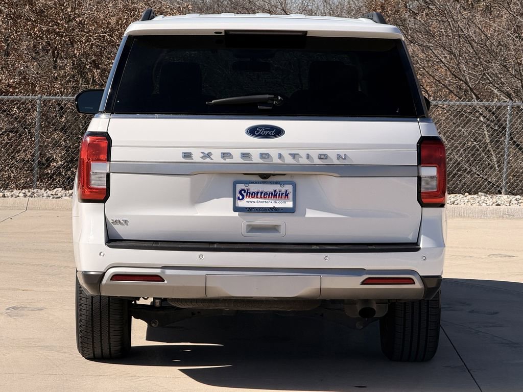 Used 2024 Ford Expedition XLT image 5