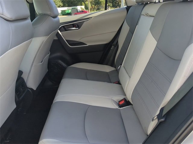 Used 2022 Toyota RAV4 XLE Premium image 14