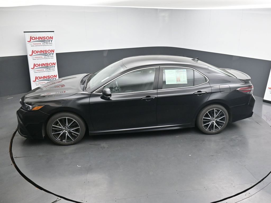 Used 2024 Toyota Camry SE FWD image 13