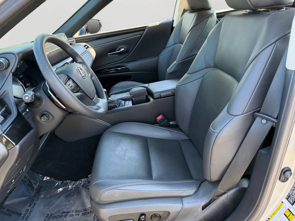 Certified 2022 Lexus ES 300h w/ Premium Package FWD image 16