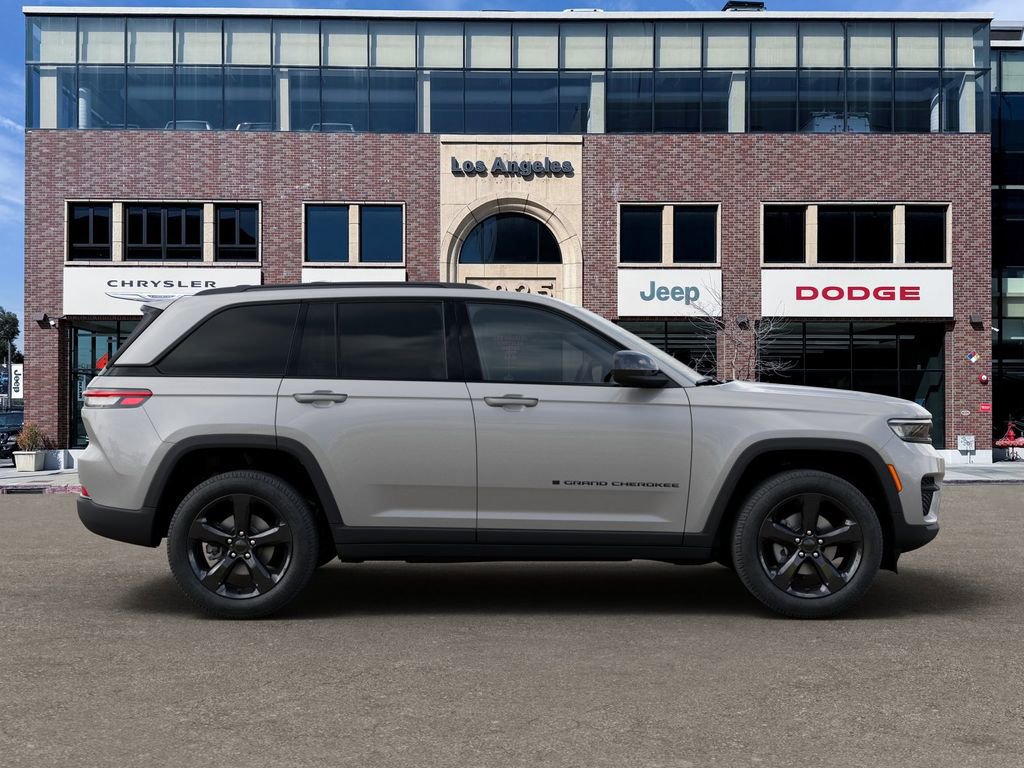 New 2025 Jeep Grand Cherokee Altitude image 21