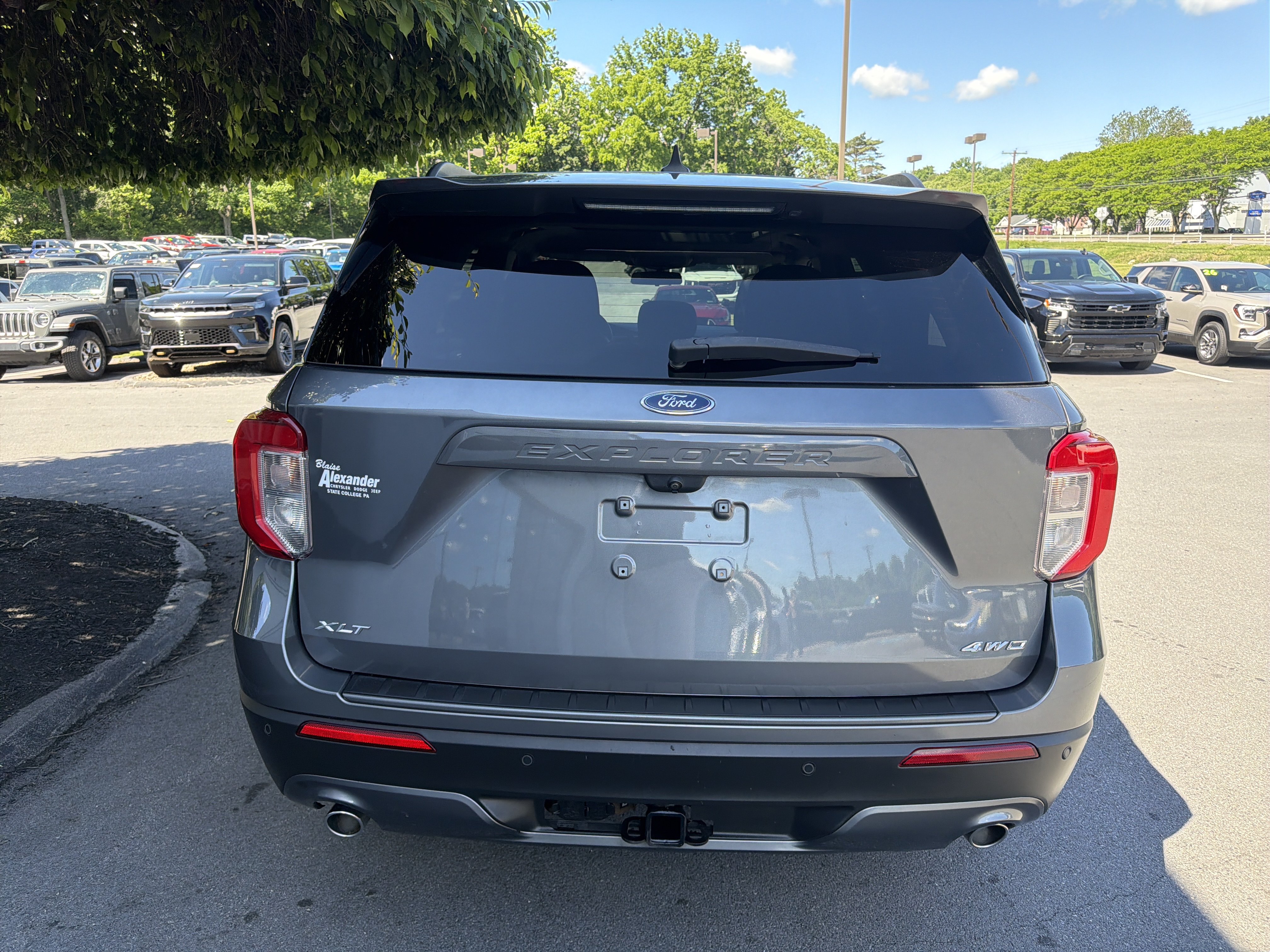 Used 2021 Ford Explorer XLT w/ Equipment Group 202A AWD/4WD video 4
