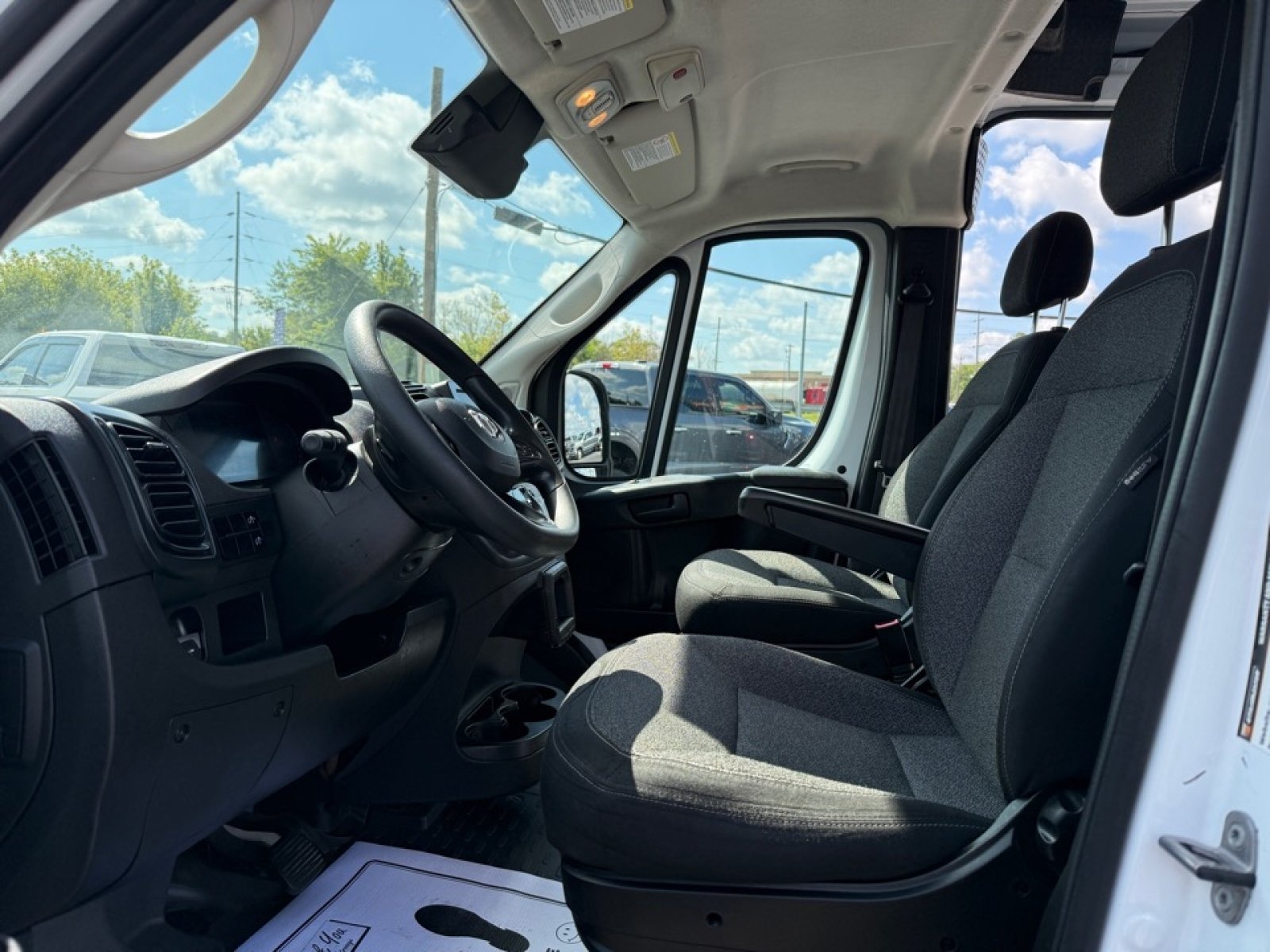 Used 2023 RAM ProMaster 2500 FWD image 25