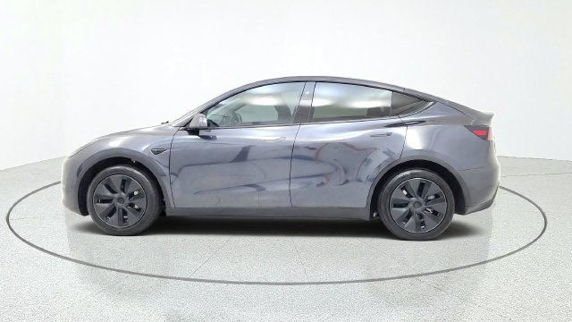 Used 2025 Tesla Model Y Long Range RWD image 5