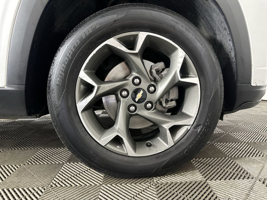 Used 2024 Chevrolet Trax LT w/ Driver Confidence Package FWD image 33