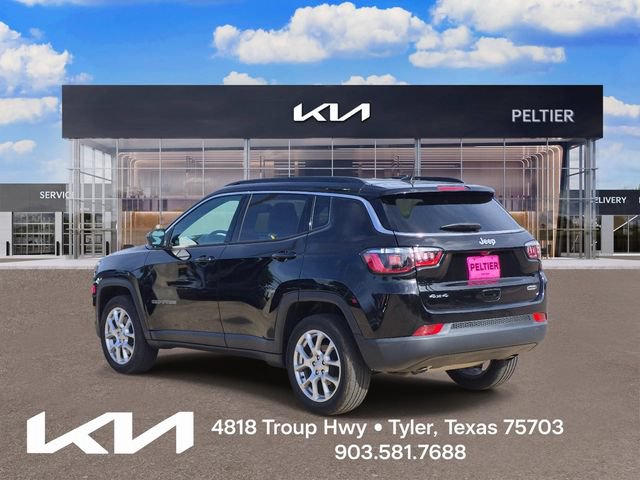 Used 2023 Jeep Compass Latitude AWD/4WD image 4