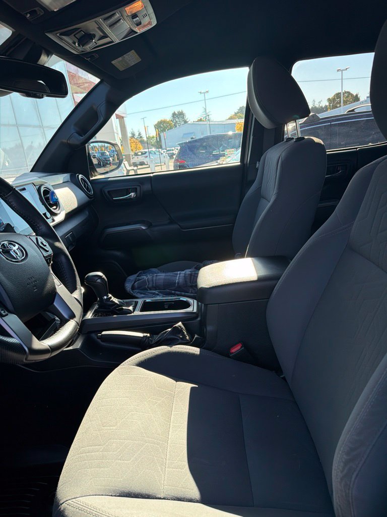 Certified 2019 Toyota Tacoma TRD Off-Road w/ Technology Package AWD/4WD image 9