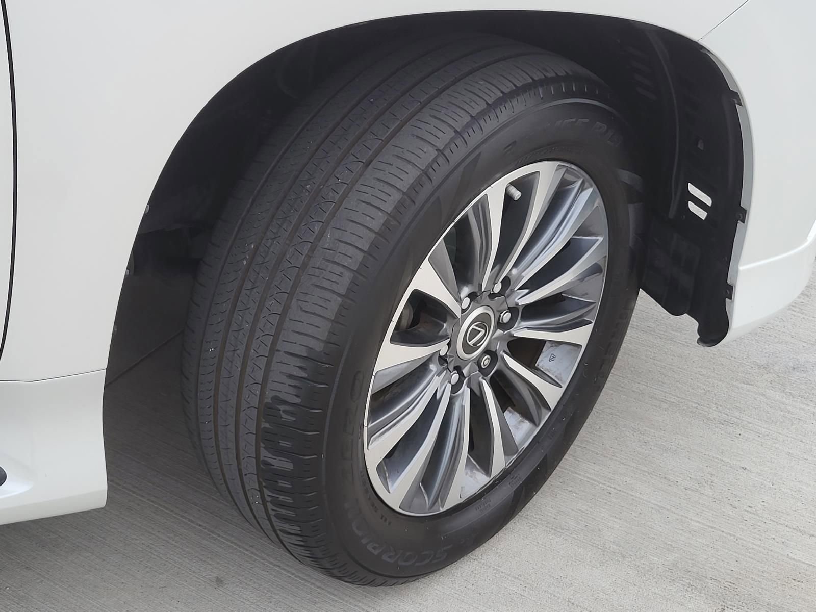 Used 2023 Lexus GX 460 Luxury w/ Accessory Package AWD/4WD image 6