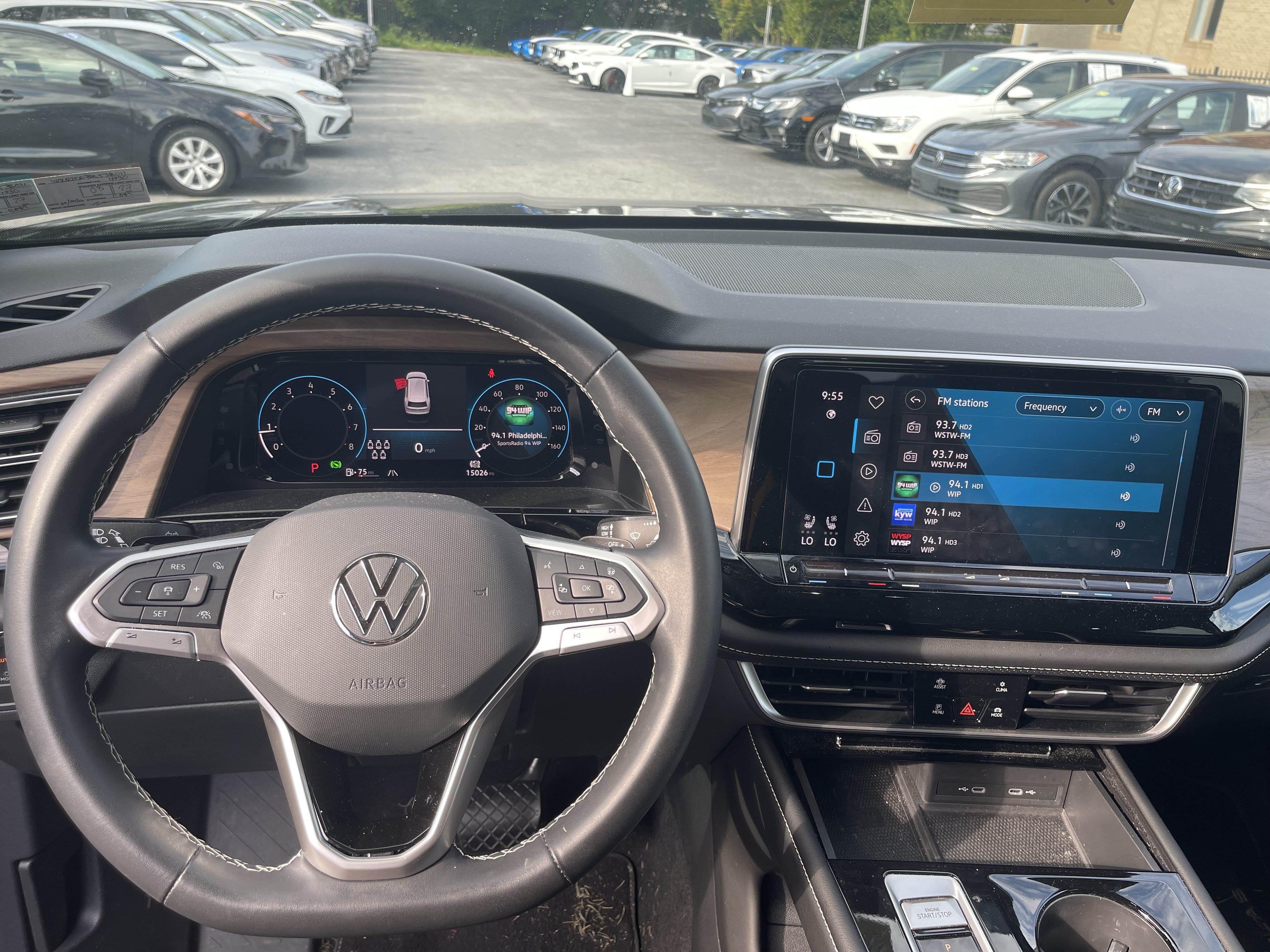 Used 2024 Volkswagen Atlas SE w/ Panoramic Sunroof Package AWD/4WD image 12