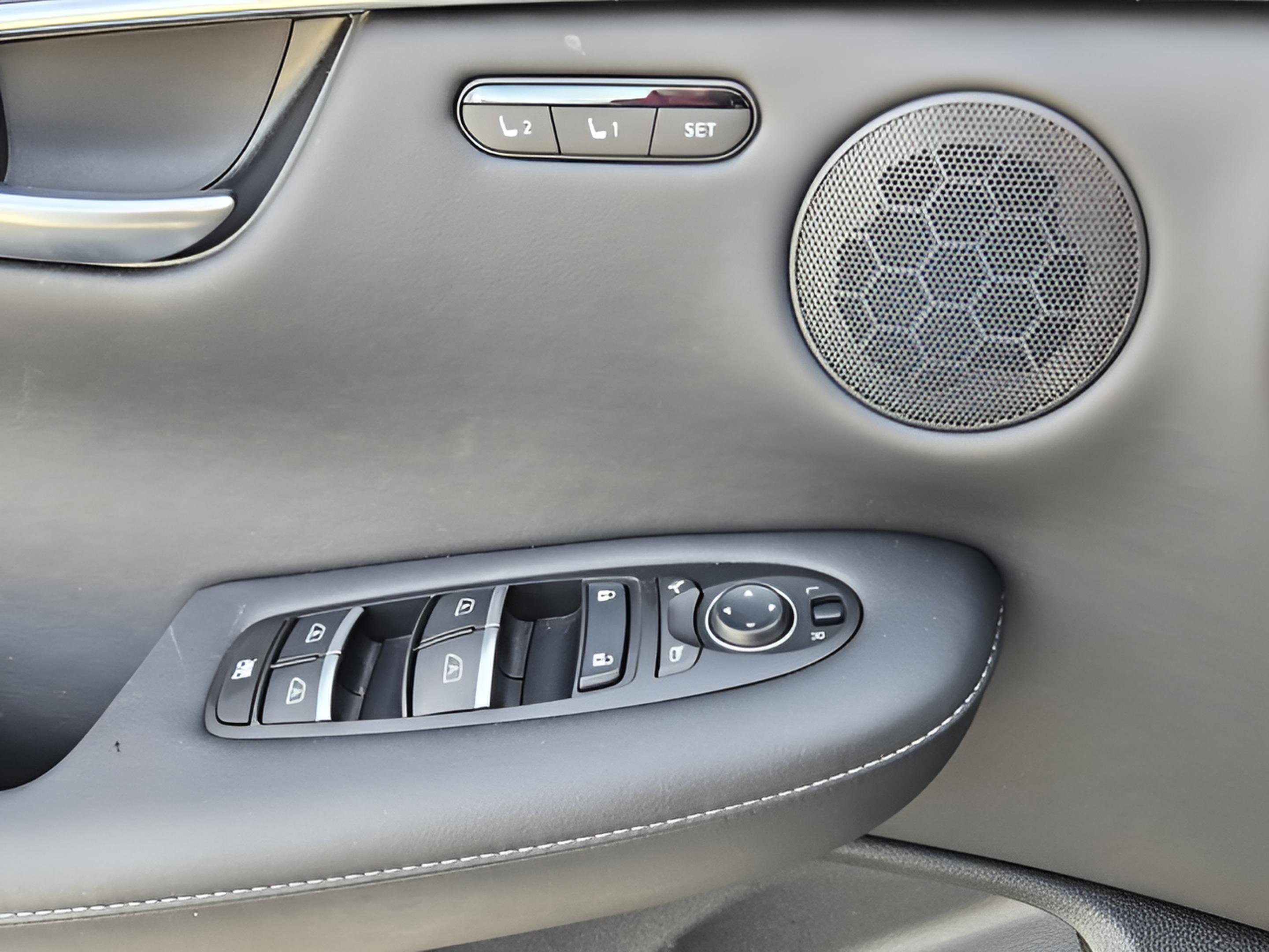 Certified 2025 INFINITI QX50 Luxe image 29