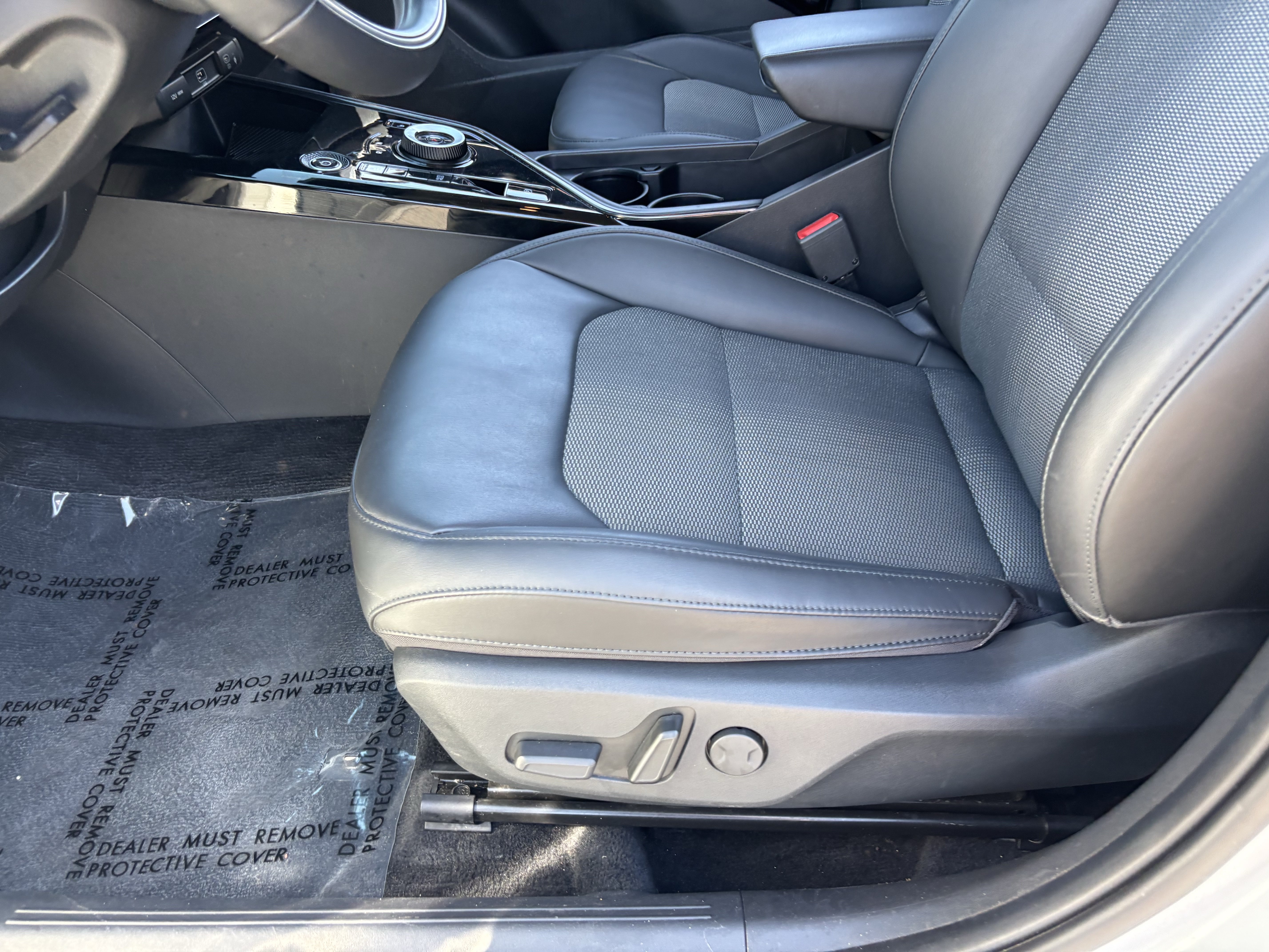 Certified 2023 Kia Niro Wind FWD image 18