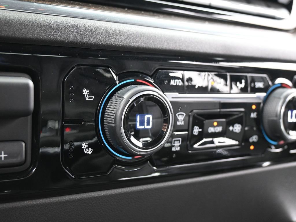 Used 2024 Chevrolet Silverado 1500 LT Trail Boss w/ Convenience Package II image 25