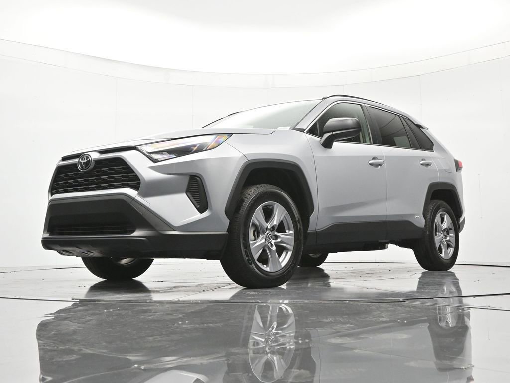 Used 2025 Toyota RAV4 LE AWD/4WD image 36
